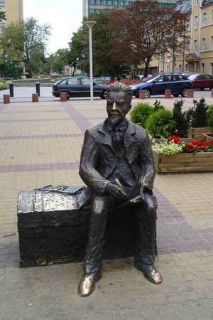 Фото памятника Владислава Реймонта